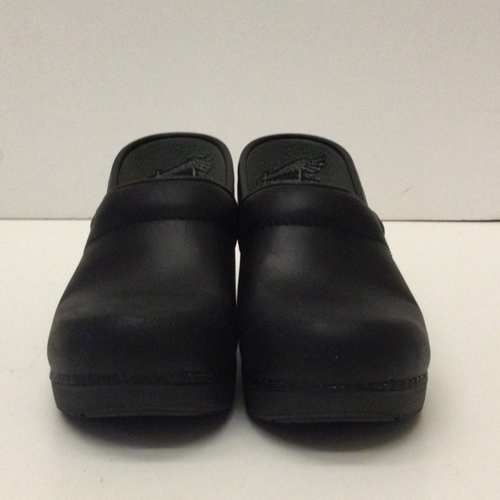 Dansko womens size 35/5 color black